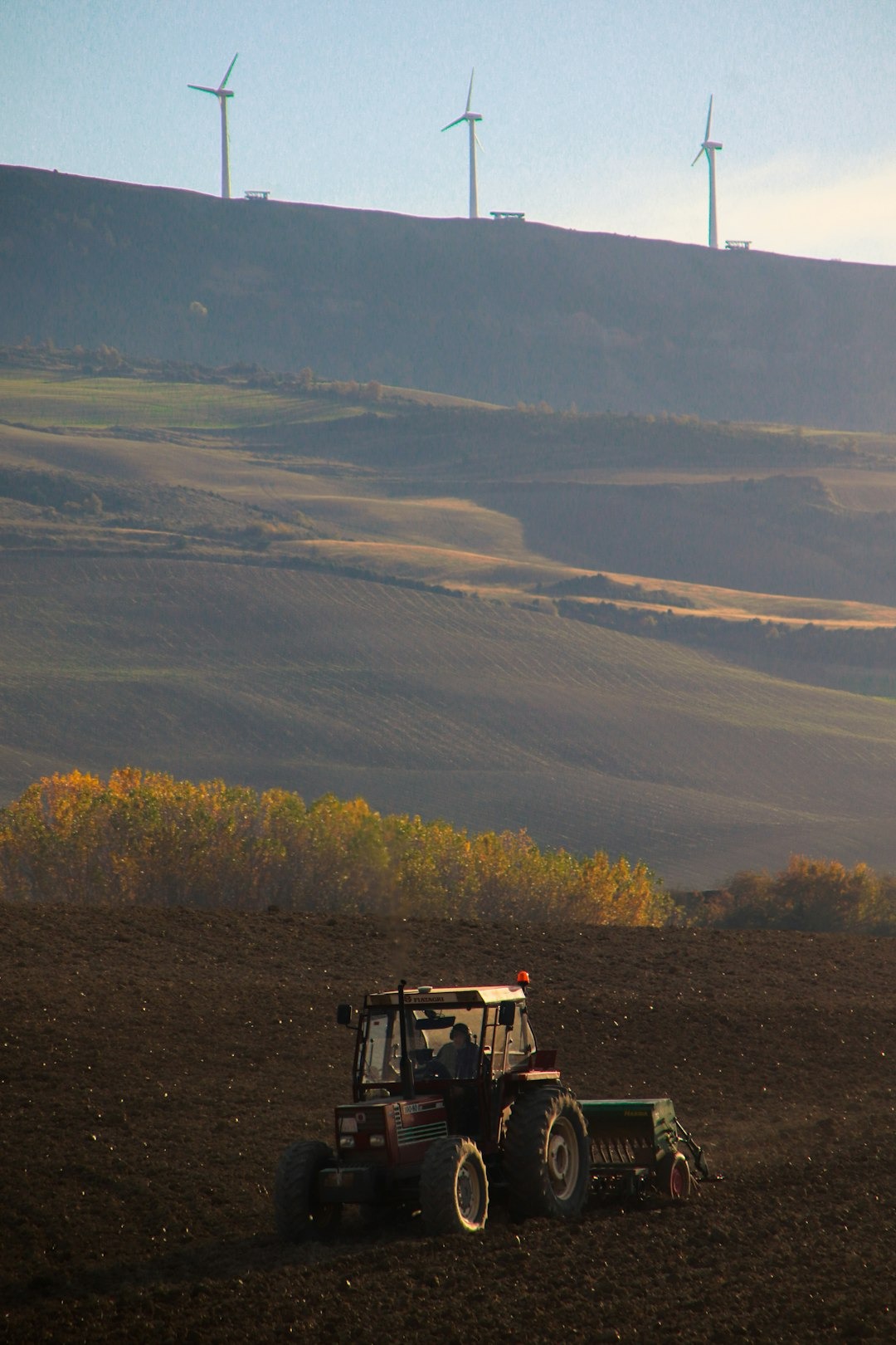 tractor en labranza